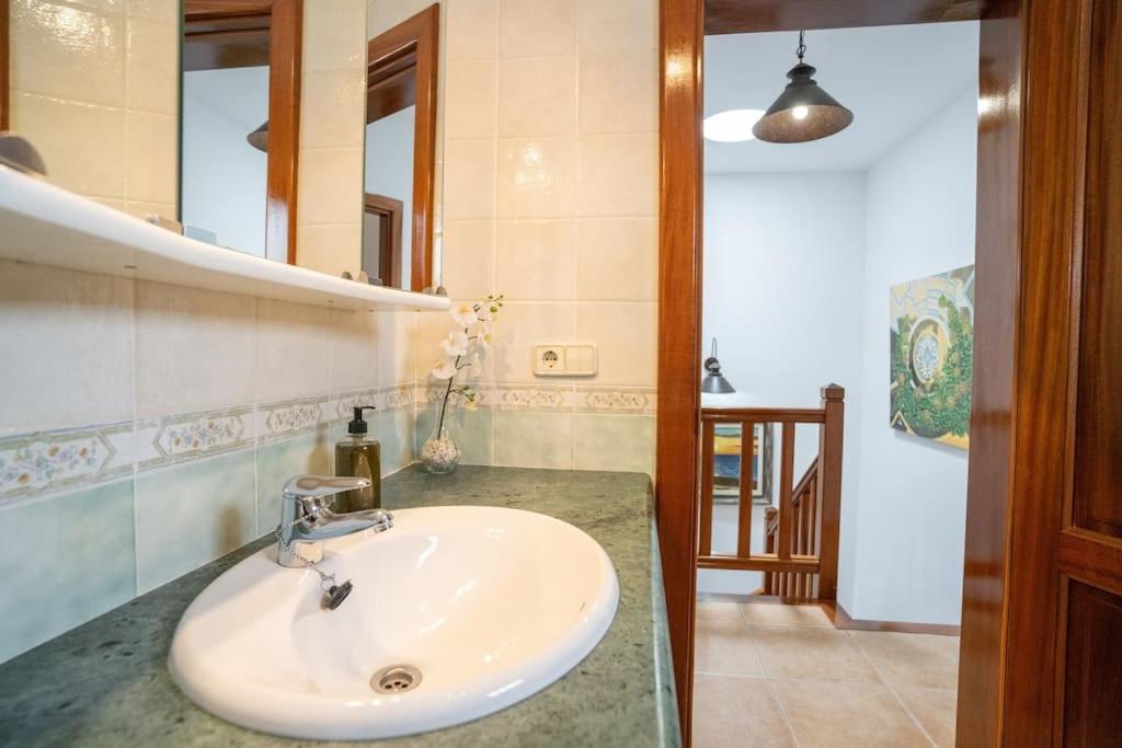 Beautiful Home In Lanzarote 5 Mins From Marina Playa Blanca  Exterior photo